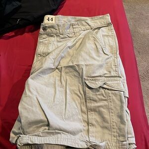 Red head cargo shorts